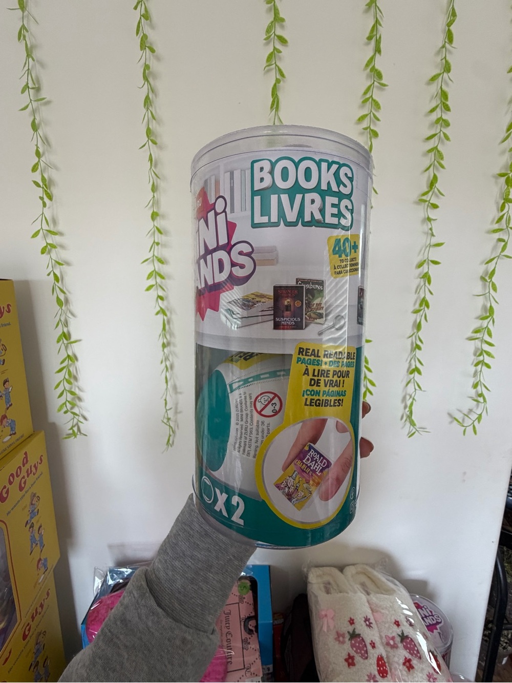 2 pack SEALED mini brands book livres